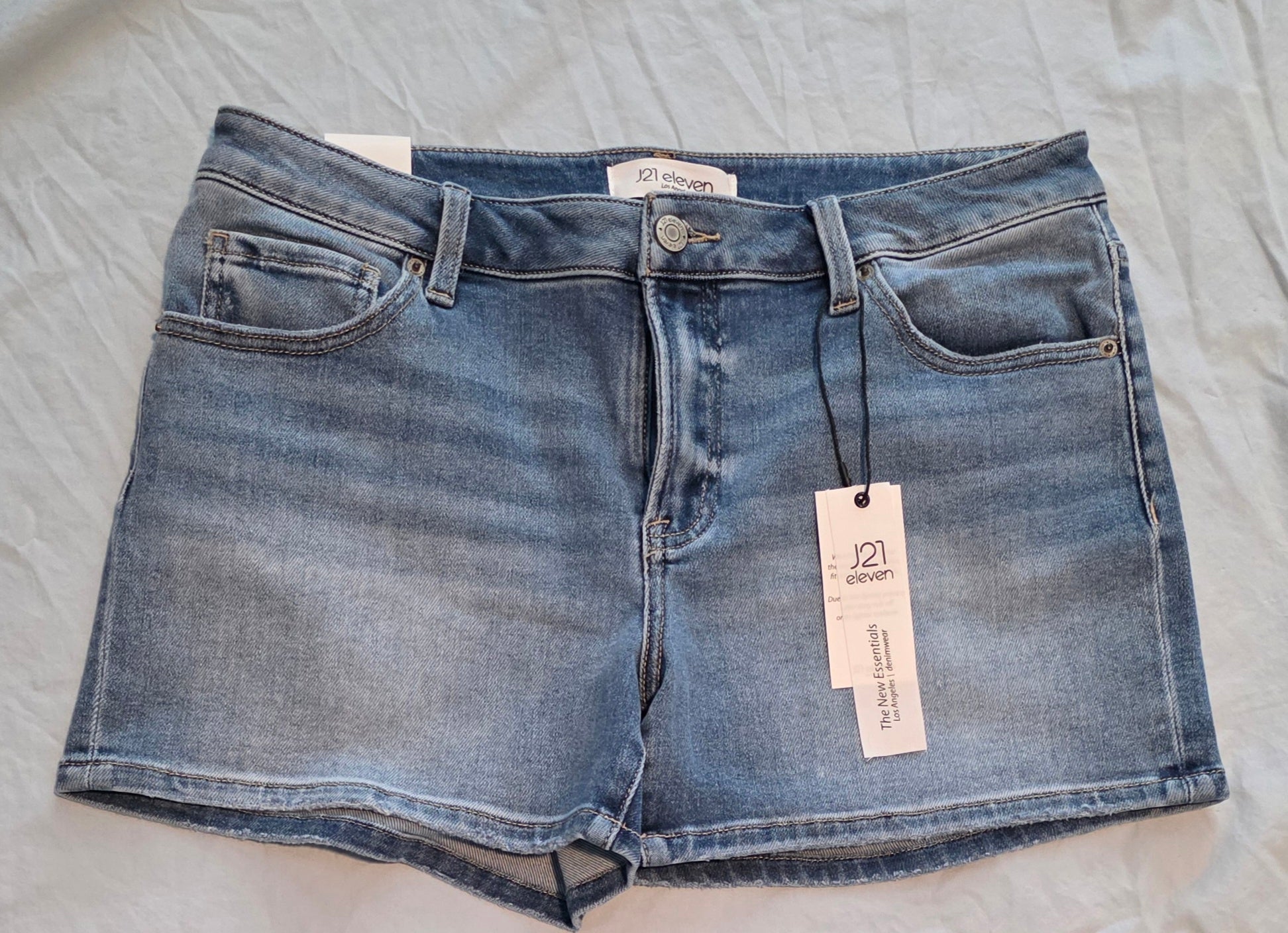 Medium-wash denim Shorts