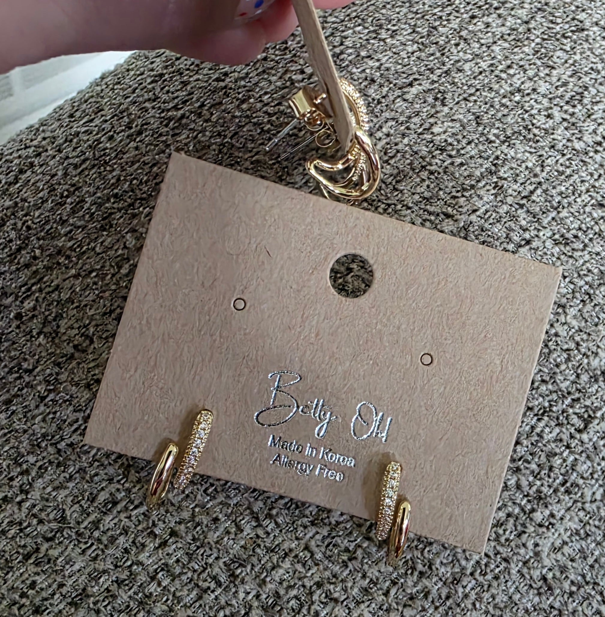 Textured hoop earrings