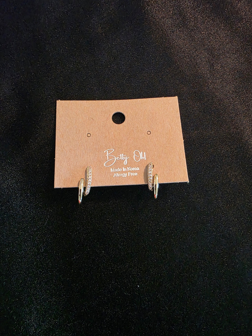 Textured hoop earrings