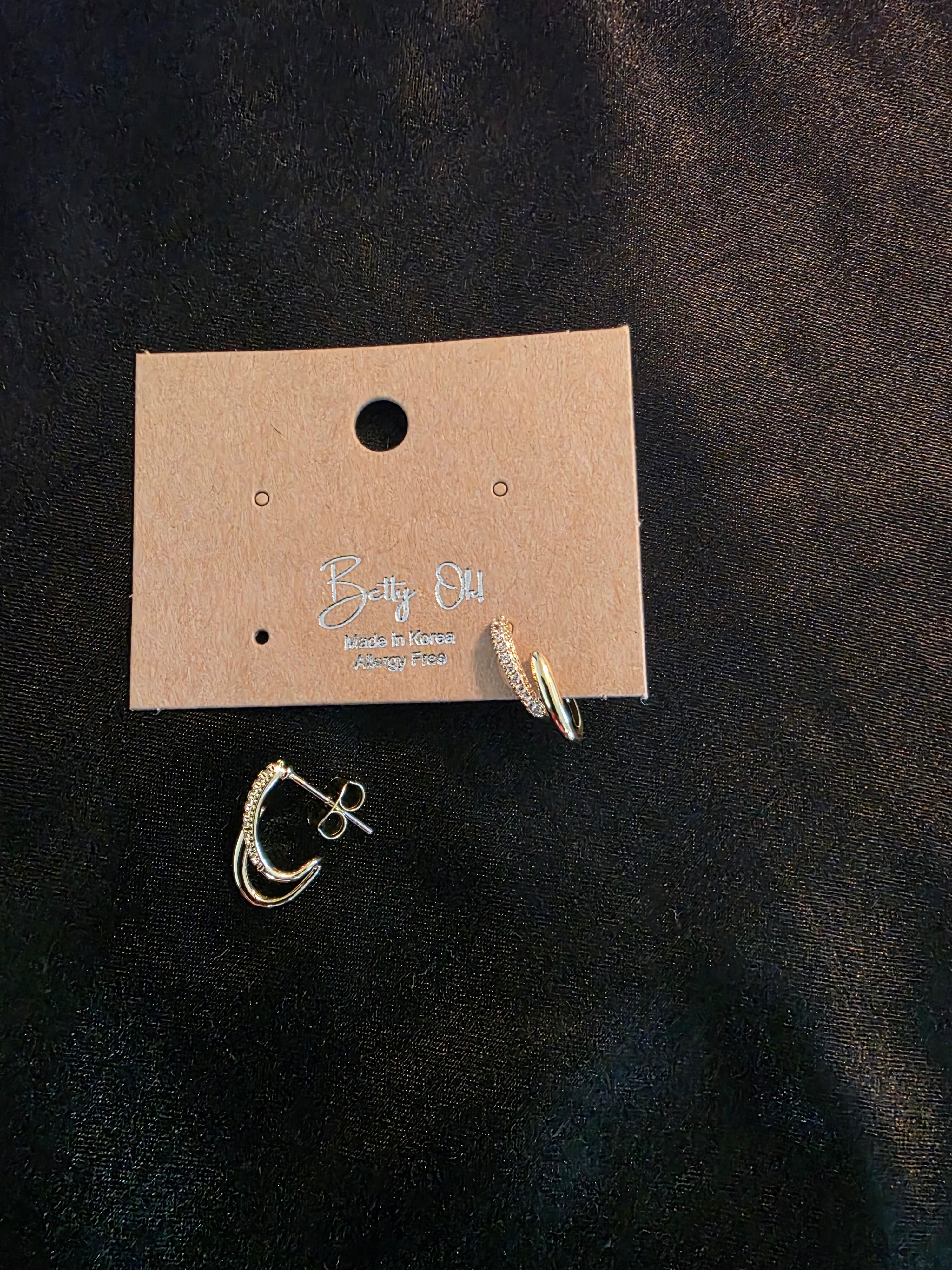 Textured hoop earrings